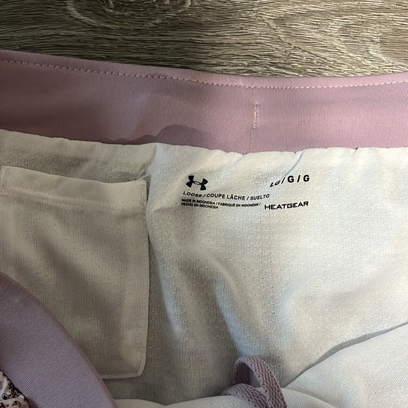 Under Armour shorts size Large - Picture 3 of 4